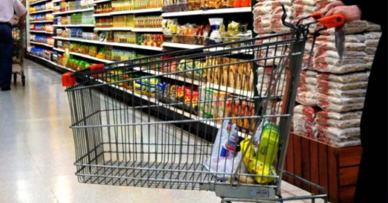 Consumo sigue en caída. Las ventas de autoservicios se desplomaron más del 10% en febrero