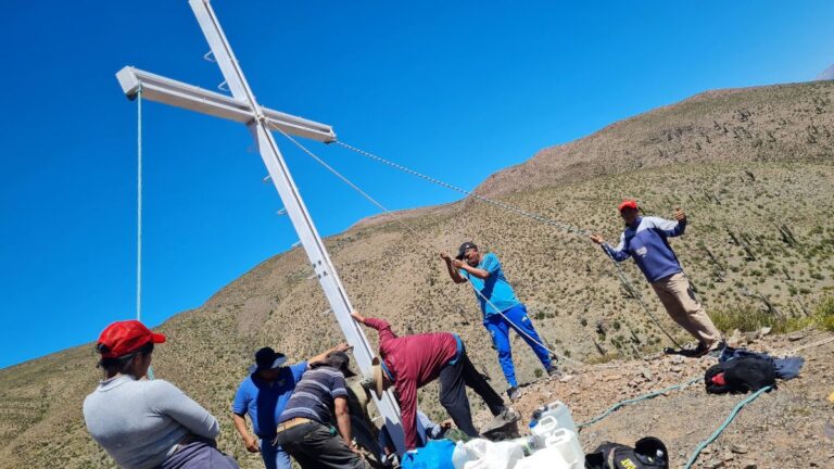 Una nueva cruz en Tunalito, símbolo de fe y devoción