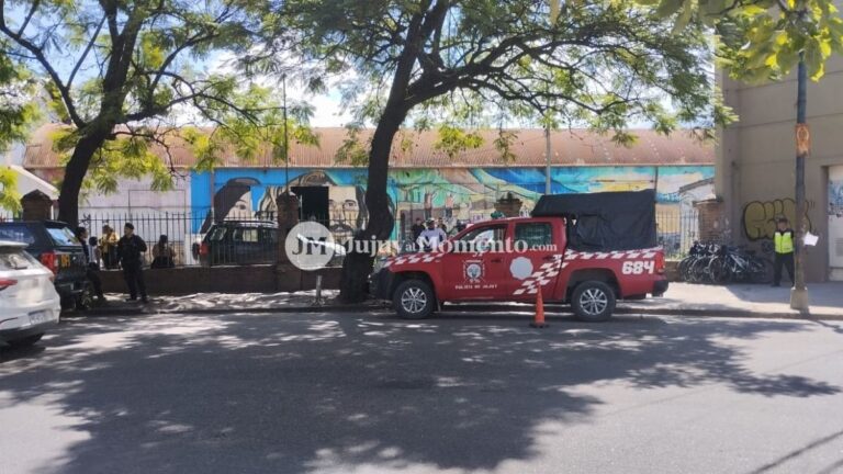 Operativo por explosivo en galpones de la Tupaj Katari