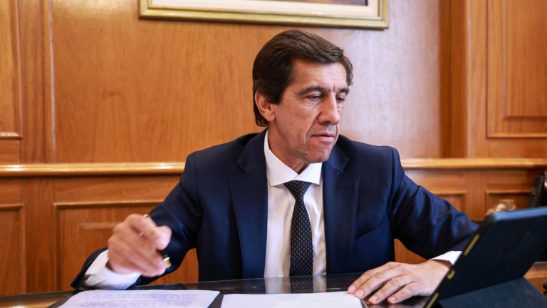 Carlos Sadir dijo que les descontará el día a los que hacen paro