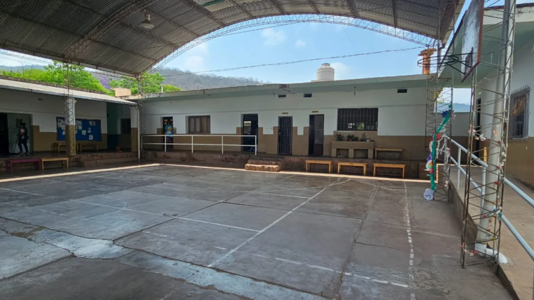 Escuela de Puesto Viejo lleva más de un mes con clases virtuales