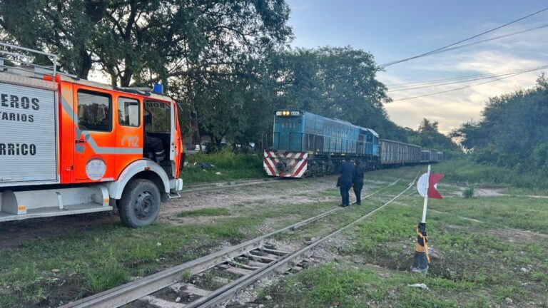 Principio de incendio en una locomotora generó alarma en Los Lapachos