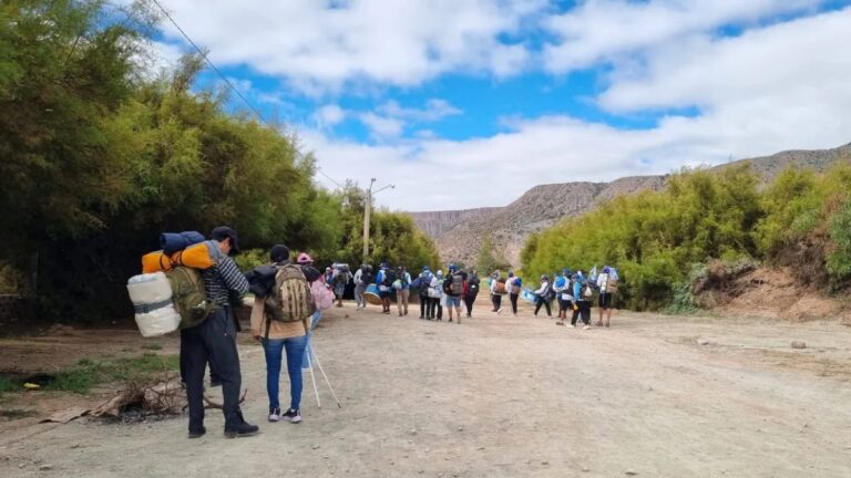 Punta Corral: cómo funciona el megaoperativo de asistencia para los peregrinos