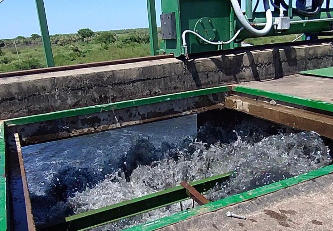 Operativo de la APA en estación de bombeo en el Área Metropolitana del Gran Resistencia, Chaco.