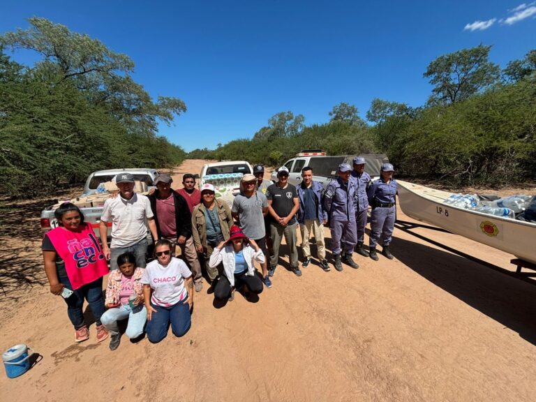 Operativo de asistencia y capacitación en una localidad del Impenetrable chaqueño
