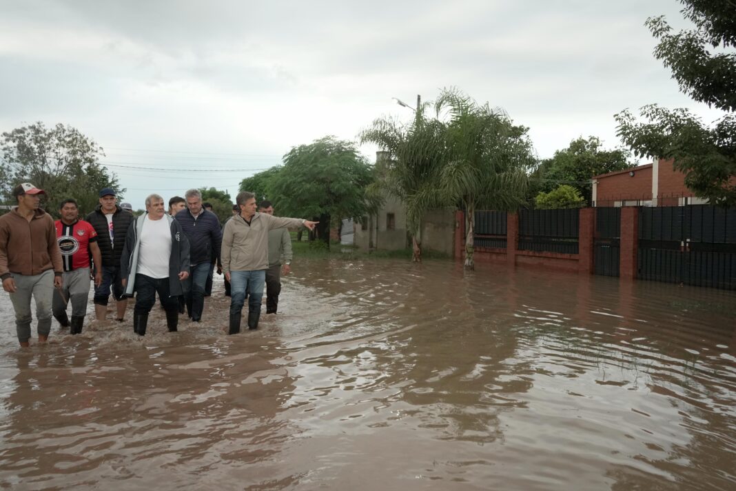 Operativo de asistencia en localidad chaqueña afectada por intensas lluvias