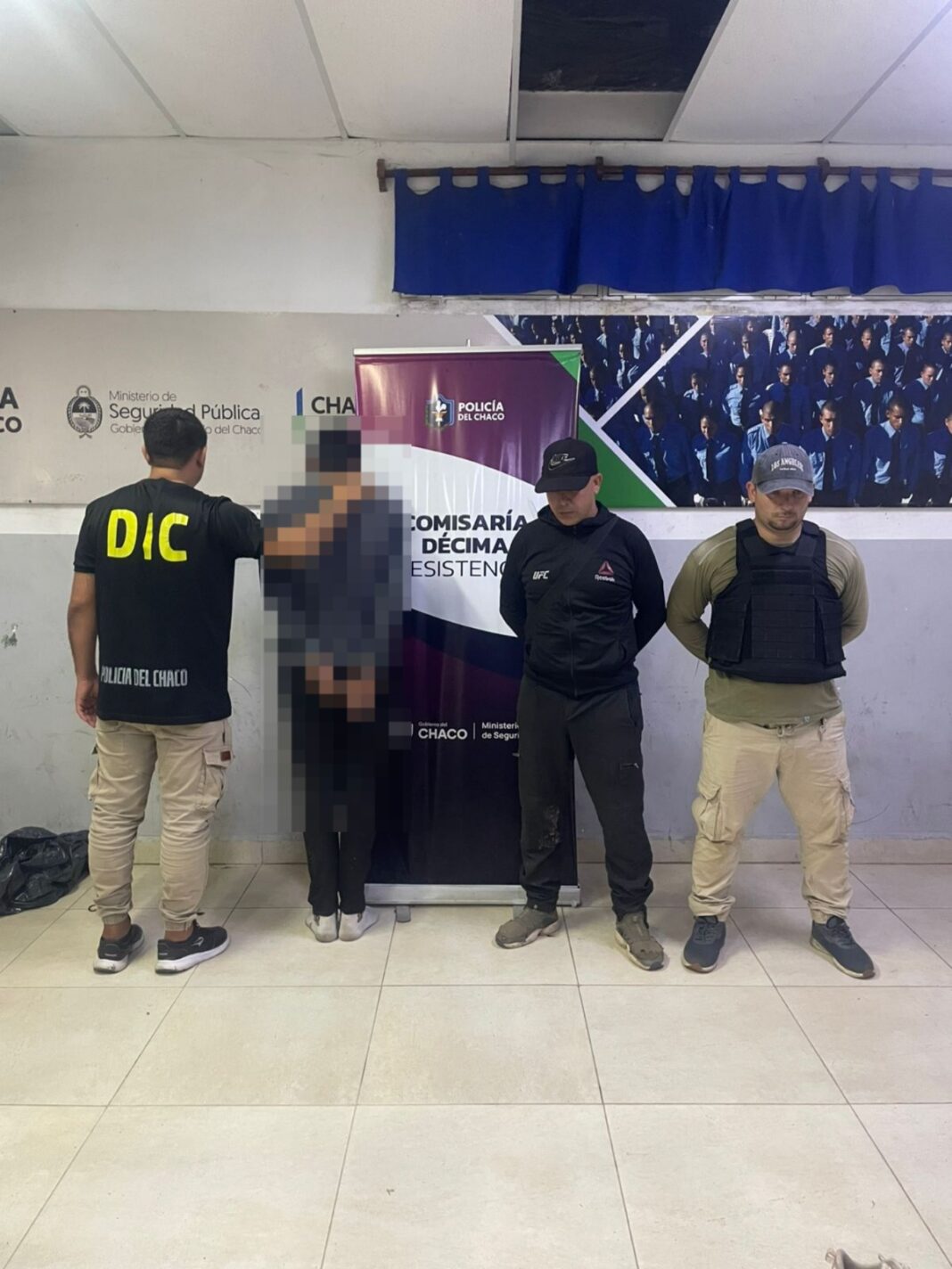 Operativo policial en Resistencia, Chaco, relacionado con la investigación de un robo millonario.