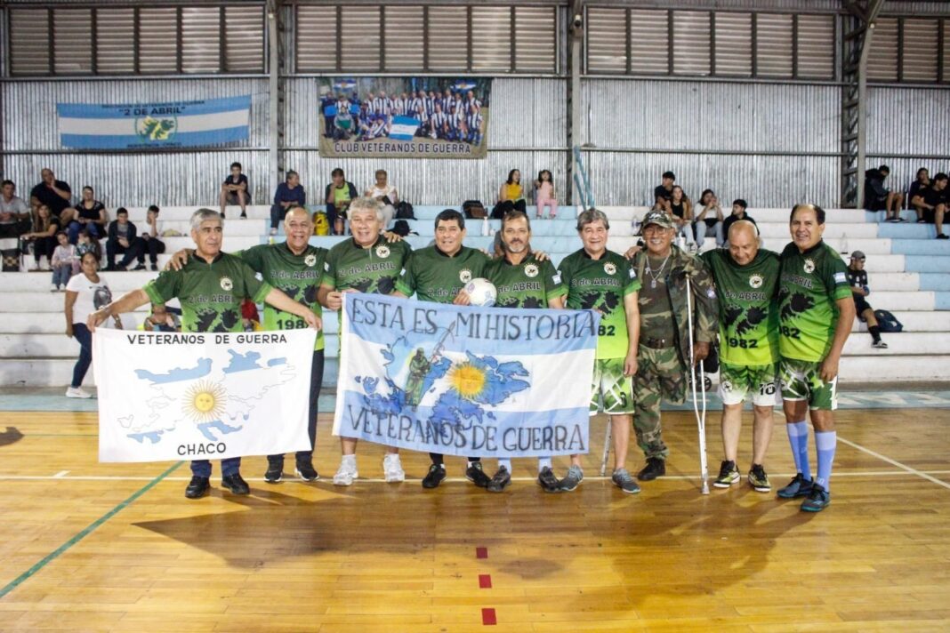 Actividad deportiva en el polideportivo Jaime Zapata, Chaco.