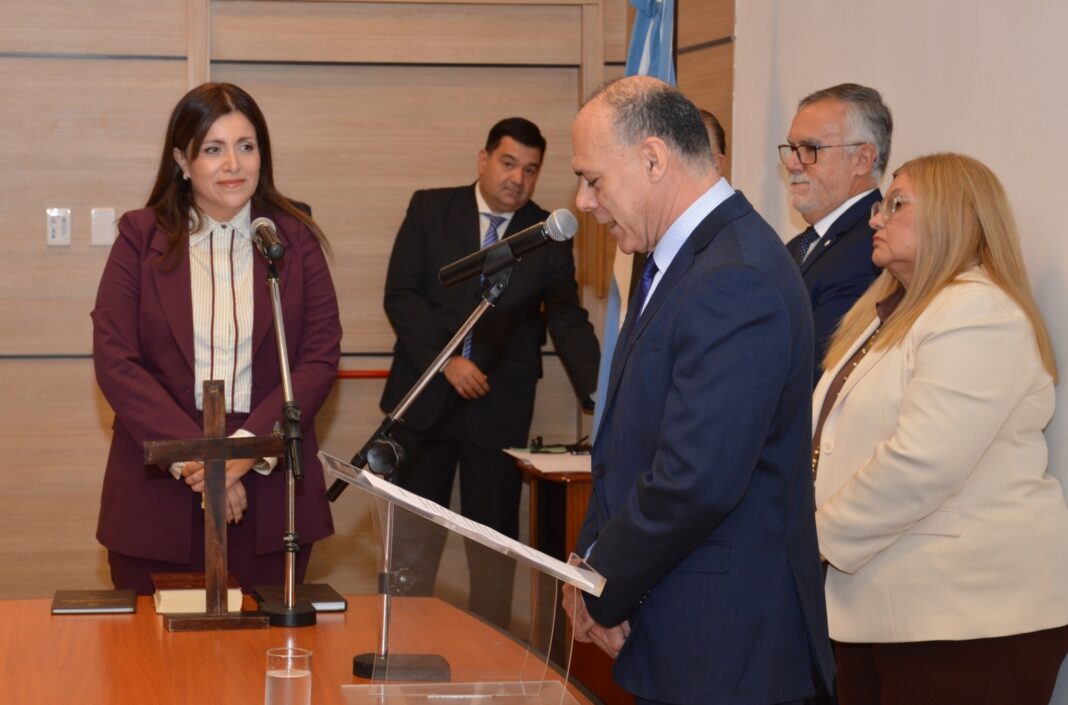 Acto de jura de nuevas funcionarias judiciales en el Superior Tribunal de Justicia del Chaco.