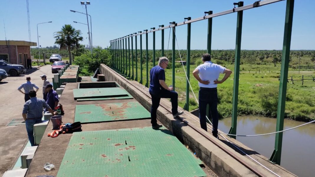Operativo de control y mantenimiento en infraestructura hídrica en la provincia del Chaco.