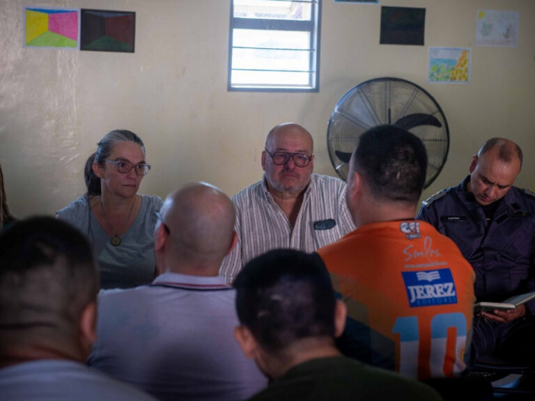Autoridades en reunión de análisis sobre la situación penitenciaria en el Complejo 1 de Resistencia, Chaco.