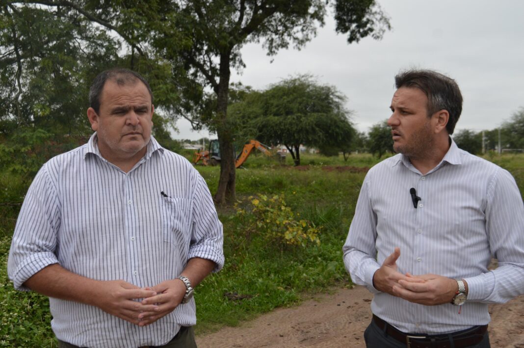 Trabajos de ampliación de red de agua potable de SAMEEP en Fontana, Chaco