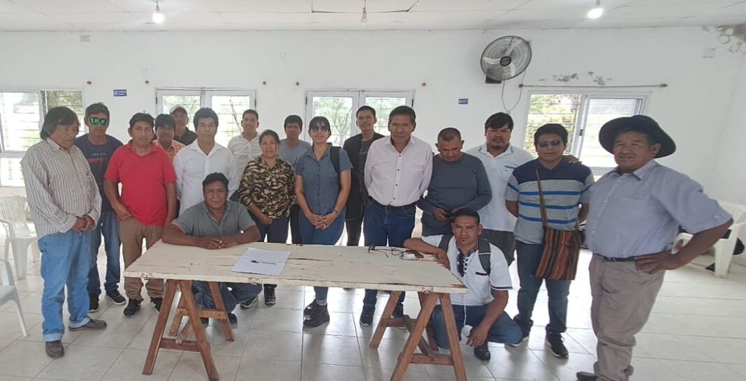 Reunión de referentes de la comunidad Moqoit en el Chaco para relevar testimonios sobre la Masacre de El Zapallar.