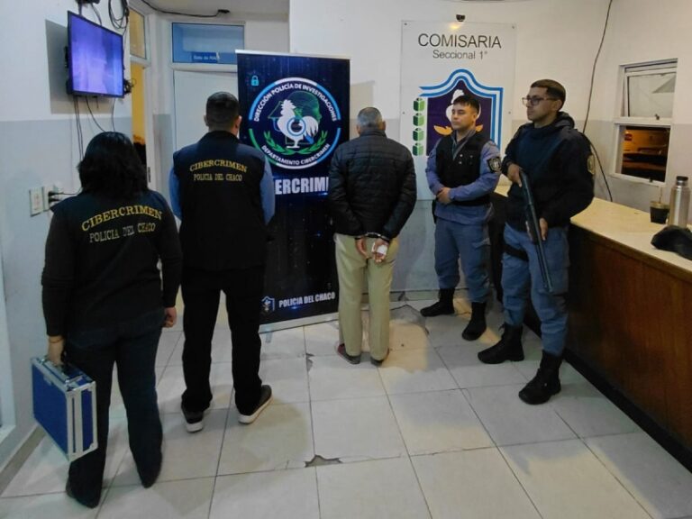 Charla de prevención en Villa Berthet del Departamento Cibercrimen de la Policía del Chaco