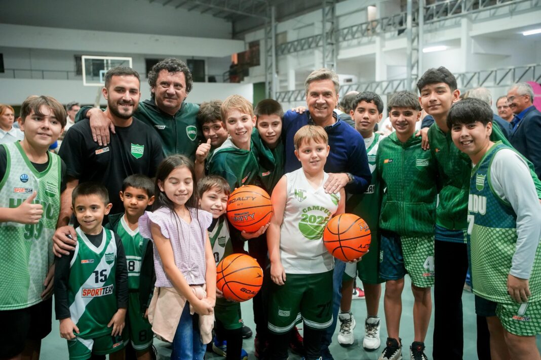 Inauguración de obras en el Hindú Club de Resistencia con el gobernador Leandro Zdero y autoridades provinciales