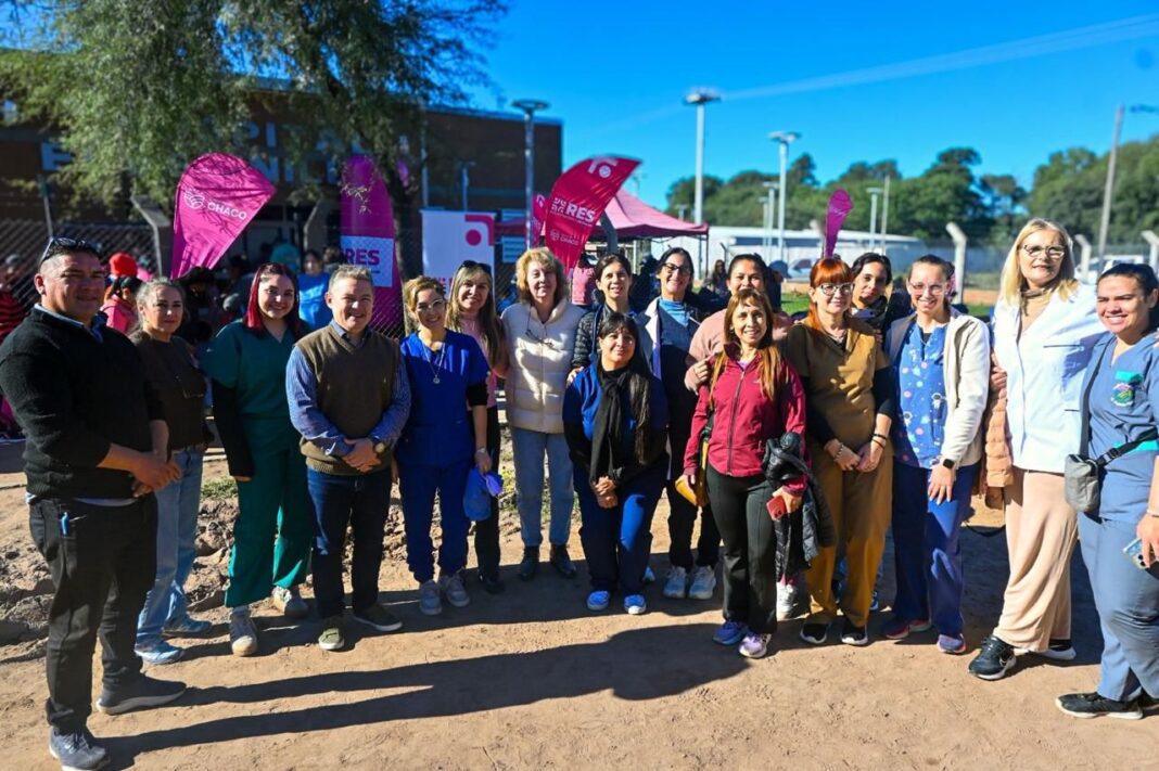 Pacientes siendo atendidos durante operativo de salud en El Espinillo