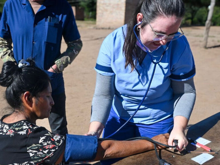 Operativo sanitario de la Red Estratégica de Salud en El Espinillo