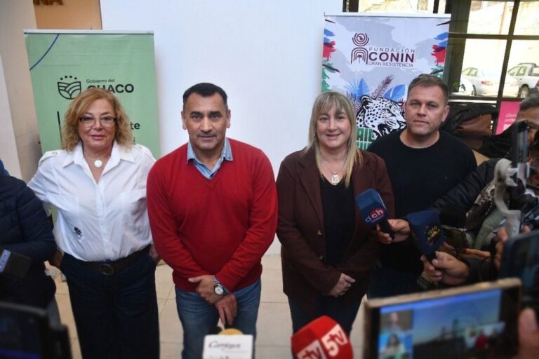 Corredores participando en el Trail Yaguareté Chaco en Colonia Popular