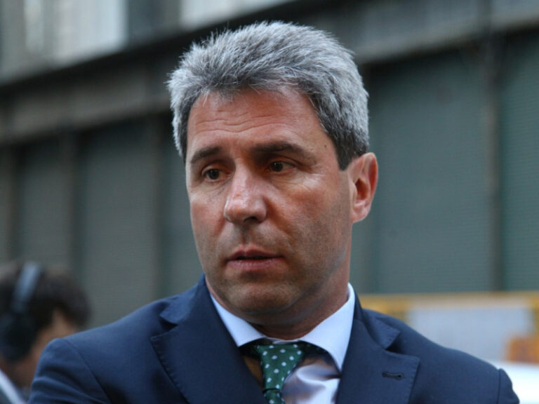 Sergio Uñac en entrevista anunciando precandidatura presidencial